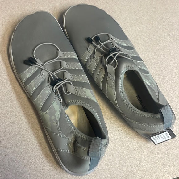 NWT Mens water shoes size 13 - Picture 1 of 6